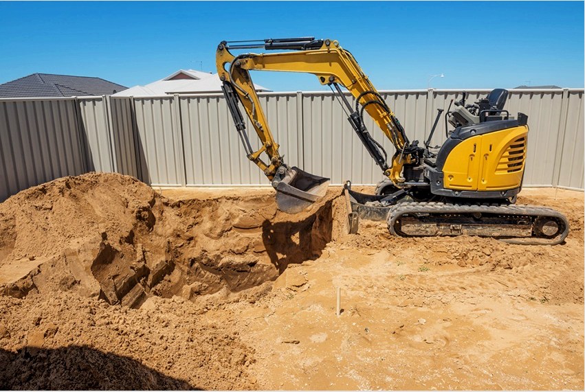 Miután megjelölte az építkezés helyét, elkezdheti ásni a medencében lévő gödröt