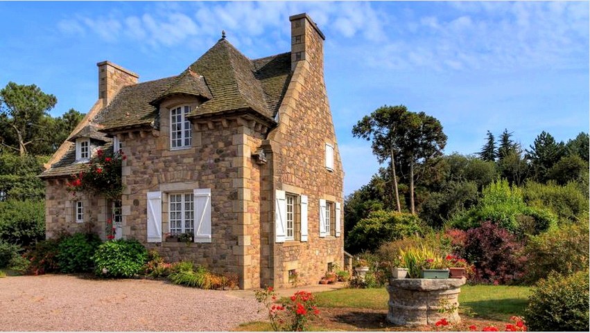 A Provence-i stílusú ház udvarának természetesnek kell lennie, "elhanyagolás
