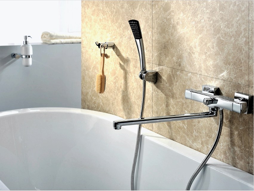 Kétféle zuhanyfej-rögzítés létezik: helyhez kötött és rugalmas tömlővel