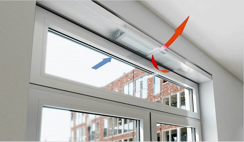 Az ablakkeretbe integrált rekuperator biztosítja a természetes légáramlást télen