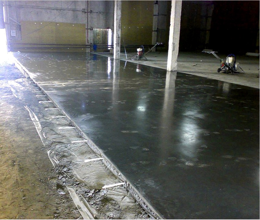 A nedves beton megerősítését univerzális lehetőségnek tekintik. 