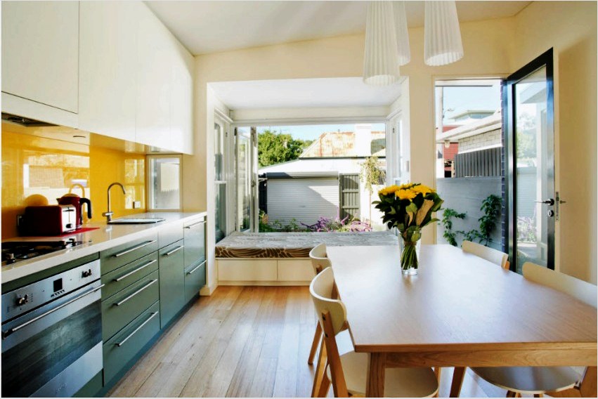 A konyha sárgája ugyanolyan mértékben biztonságosan kombinálható a zöldvel. 