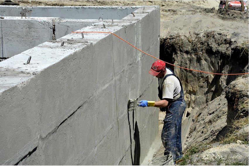 Az oldható üveg betonnal kiválóan alkalmas a hézagok és ízületek vízszigetelésére 