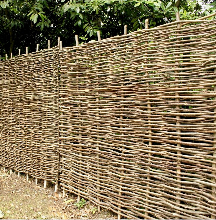 A fonott kerítés szokatlan és eredeti