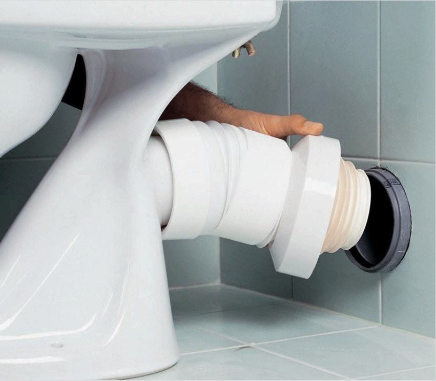 A csövek ajánlott meredekségének betartása a csatorna felszerelésekor meggátolja a WC eltömődését