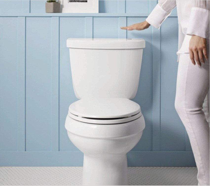 Annak ellenőrzése érdekében, hogy az eltömődés a WC-ben van-e, ellenőrizni kell a más fogyasztók vízkibocsátását.