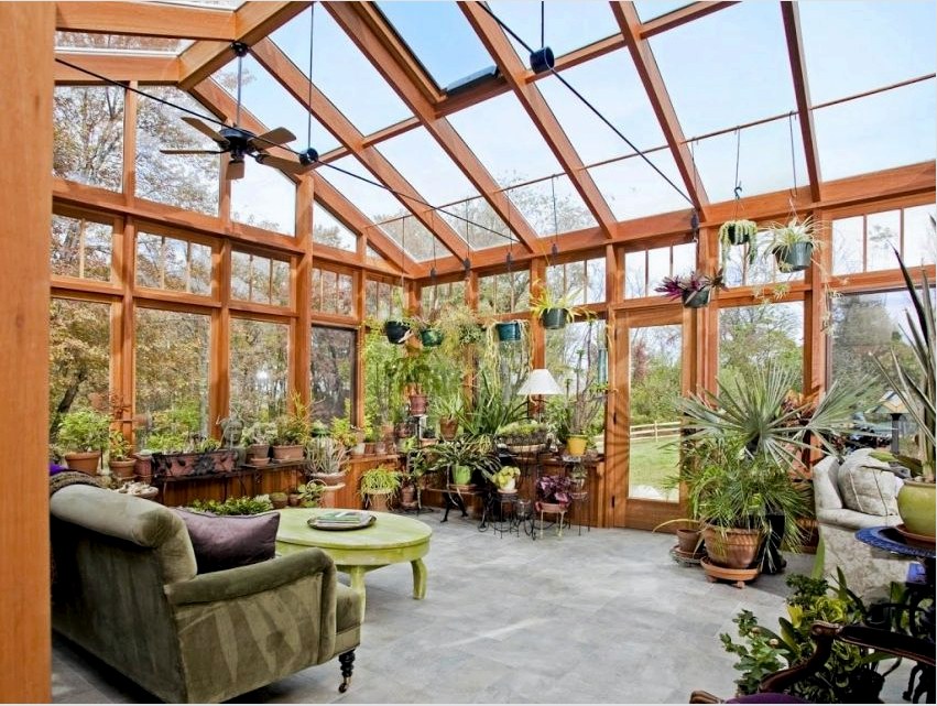 A téli kertet átmeneti zónának lehet nevezni a nappali és a természetes környezet között.
