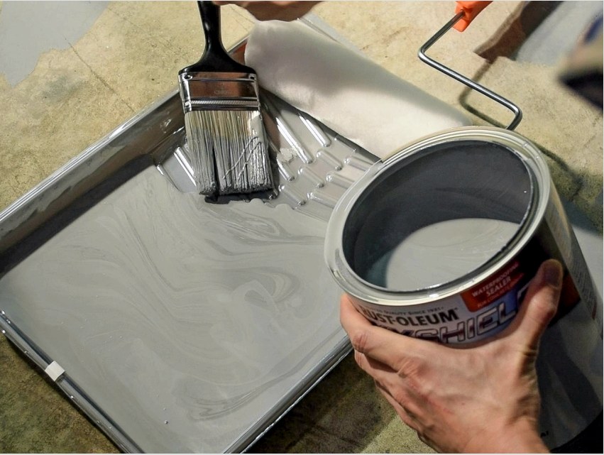 Festés előtt a festéket óvatosan fel kell helyezni, és ha szükséges, megfelelő oldószerrel meg kell hígítani