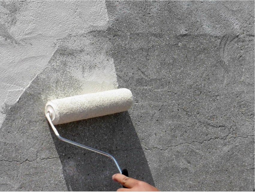 Ha a betonfelületet festés előtt nem alapozzák, akkor a festékfogyasztás növekszik