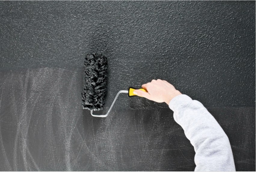 Kiváló minőségű, kültéri felhasználásra szánt gumi festékkel ellátott beton bevonathoz a felületet több rétegben kell festeni
