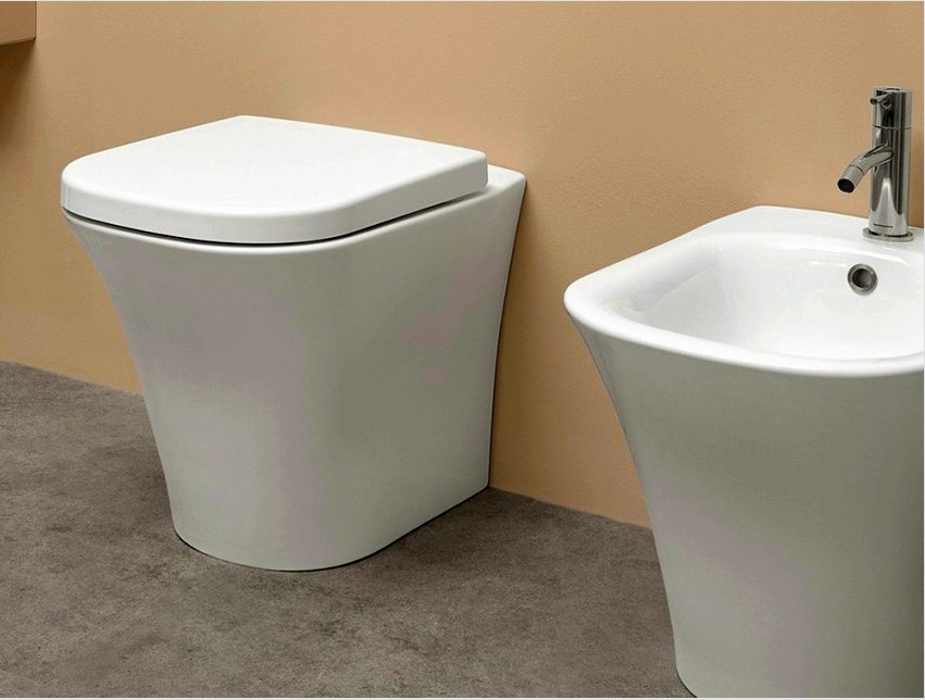 A megbízható típusú, kerete nélküli WC-csészék megbízható kialakításúak és egyszerűen felszerelhetők