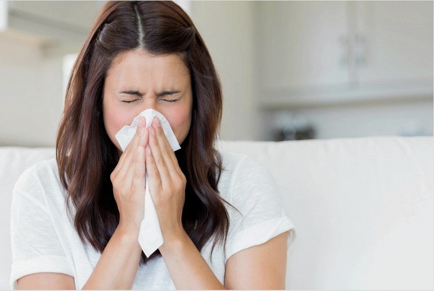 A levegő-ionizátor segít megszabadulni az allergia olyan negatív megnyilvánulásaitól, mint orrfolyás, köhögés, duzzanat és a felső légutak gyulladása.