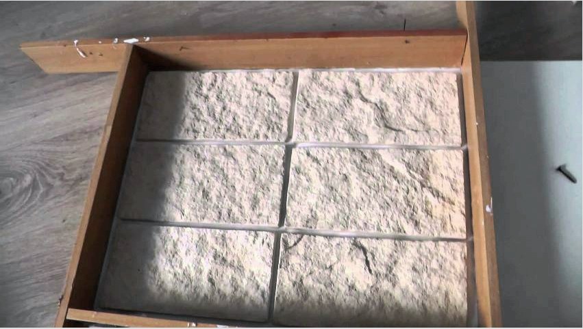 Az egyszerű alakú kövek gyártásához elegendő falapokat használni, ha összeütközik őket