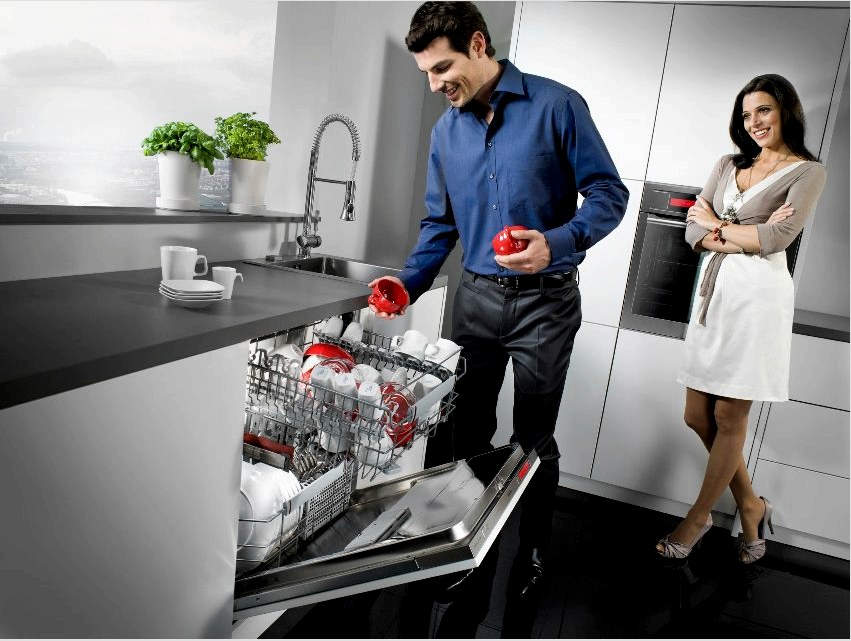 A mosogatógép kétségtelen előnye, hogy önmagában működik anélkül, hogy emberi jelenlétre lenne szükség.