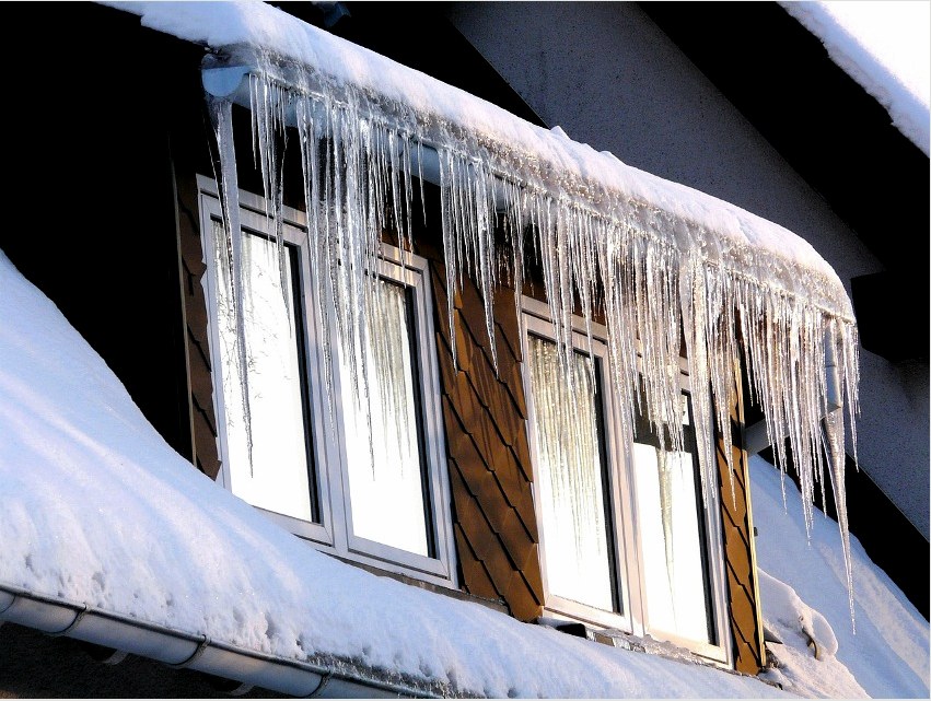 A műanyag ablakok téli üzemmódja lehetővé teszi az ablakfalak jobb illesztését a kerethez 