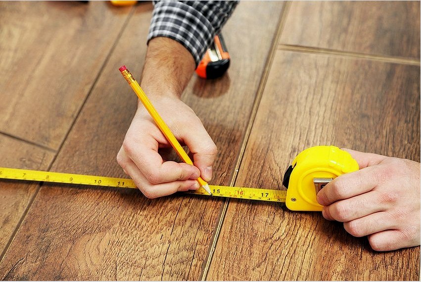 Annak érdekében, hogy a padlóburkolat a lehető leghosszabb ideig tartson, a telepítés során be kell tartani bizonyos szabályokat