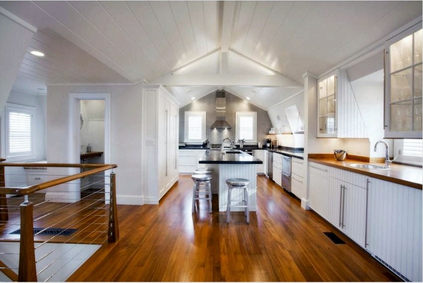 A konyha matt fehér fülhallgatóját leggyakrabban a klasszikus belső terekhez választják