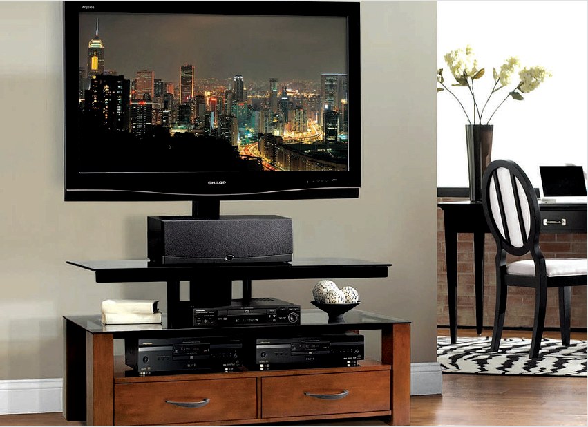 A TV-készülék vezetékeit el lehet rejteni annak a bútornak a mögött, amelyen az eszköz található