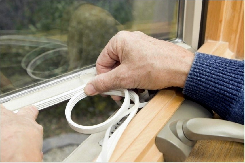 A műanyag ablakok szigetelhetők egy további tömítőanyag réteg ragasztásával