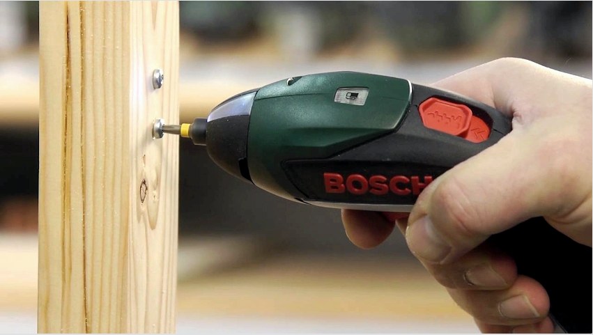 A Bosch csavarhúzó akkumulátorok elektronikus cellavédelemmel vannak felszerelve