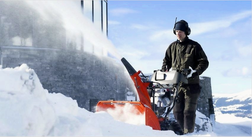 Benzin önjáró hófúvó: hogyan válasszuk ki a legjobb felszerelést