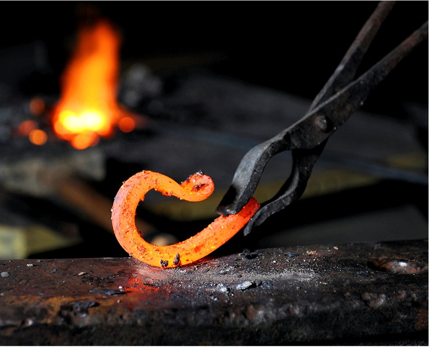 Professzionális eszközök a forró kovácsoláshoz 
