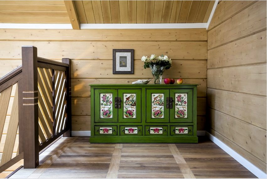 A fiókos szekrény előállításához használt természetes fa magas környezetbarát tulajdonságokkal rendelkezik és hosszú élettartamú.