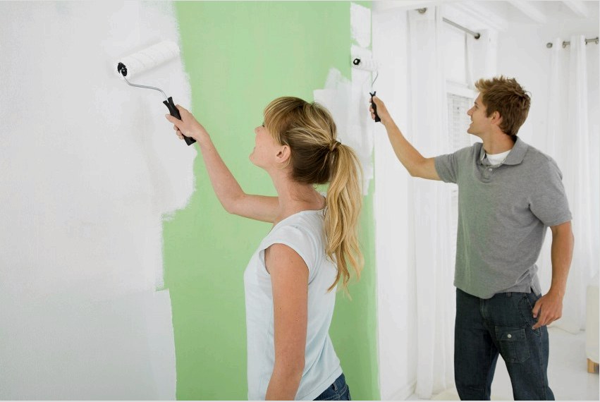 A fürdőszoba falainak színező kompozíciói - a legolcsóbb és legnépszerűbb típusú befejező anyag