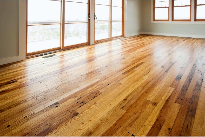 Mivel a fa padlófesték nedvességálló, a felületet mosószerrel gyakran nedvesen meg lehet tisztítani