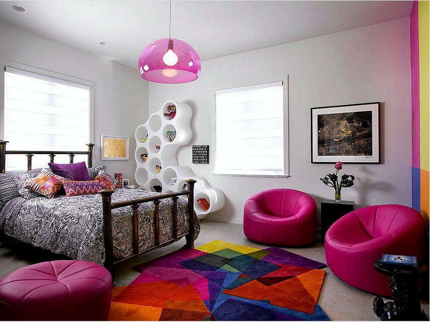 Az ágy a 7-9 éves lányok számára klasszikus kialakítású, nyugodt színek lehet