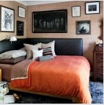 Ágy puha fejfedővel: a szoba eredeti és kényelmes része