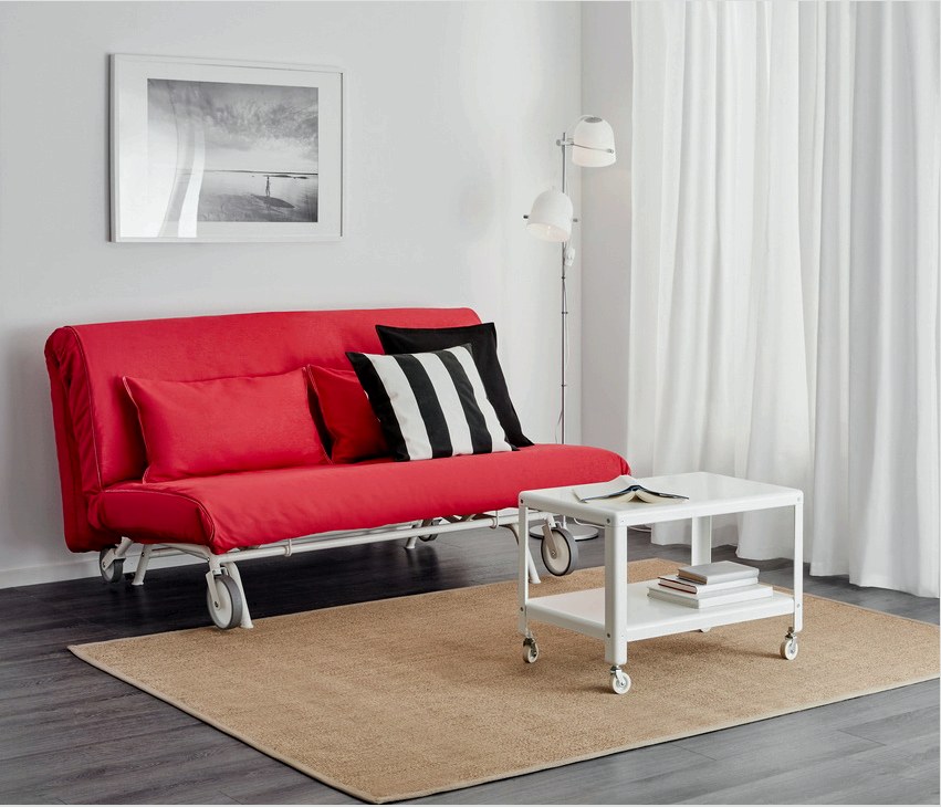 Az IKEA nagyon egyszerű és kényelmes ágyakké átalakító kanapék mintákat kínál