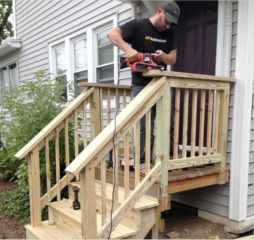 A fa verandát könnyű saját kezűleg megmunkálni