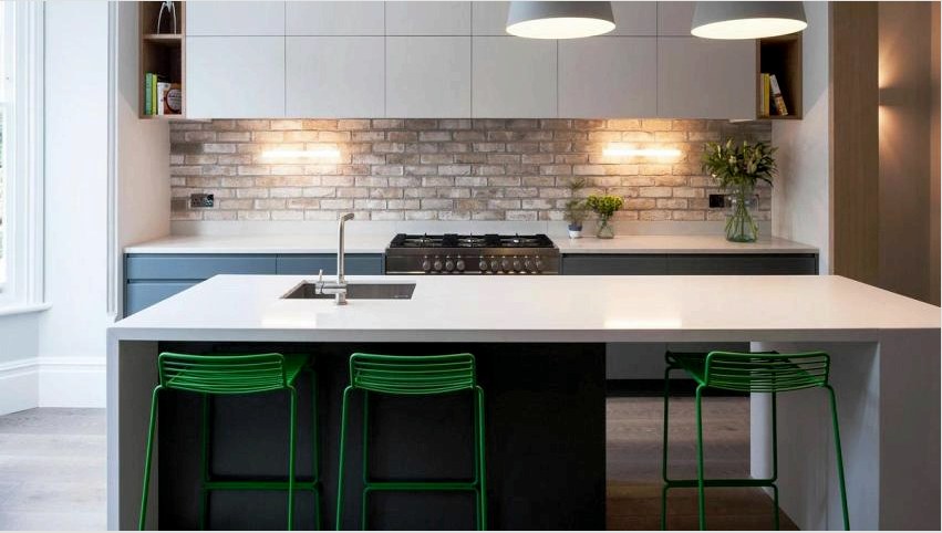 A minimalista stílusú konyhaasztalot megkülönbözteti a forma kényelme, egyszerűsége és lakonizmusa