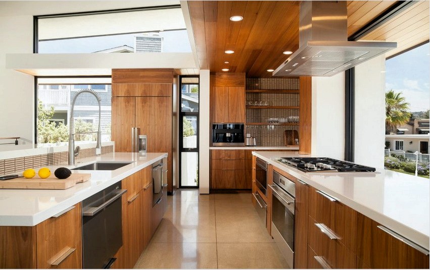 Az utóbbi időben a bézs és barna színű modernista konyha egyre népszerűbbé válik.