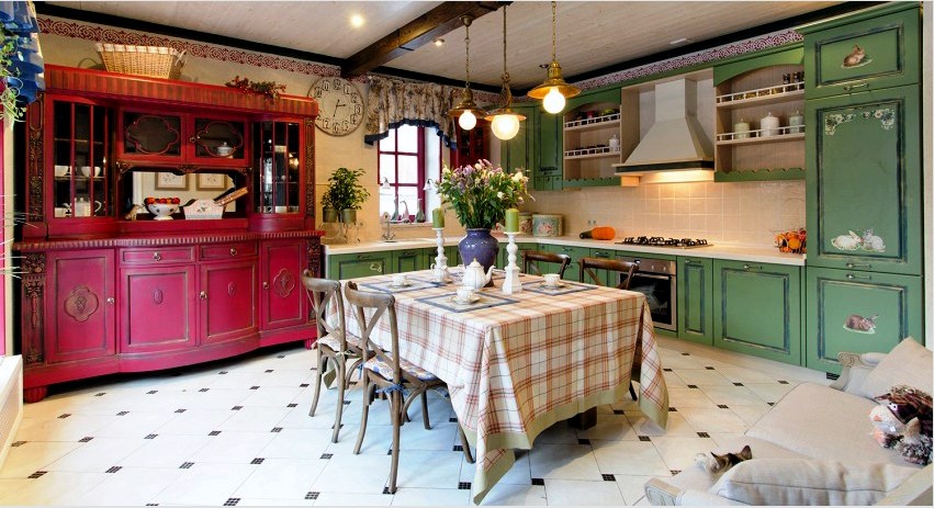 Provence stílusú konyha: egyszerű, de kényelmes belső kialakítás
