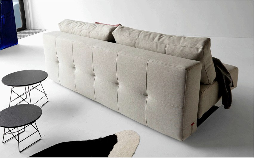 Az Eurobook kialakításának egyszerűsége miatt gyakorlatilag semmi nem törhet be egy ilyen kanapéba