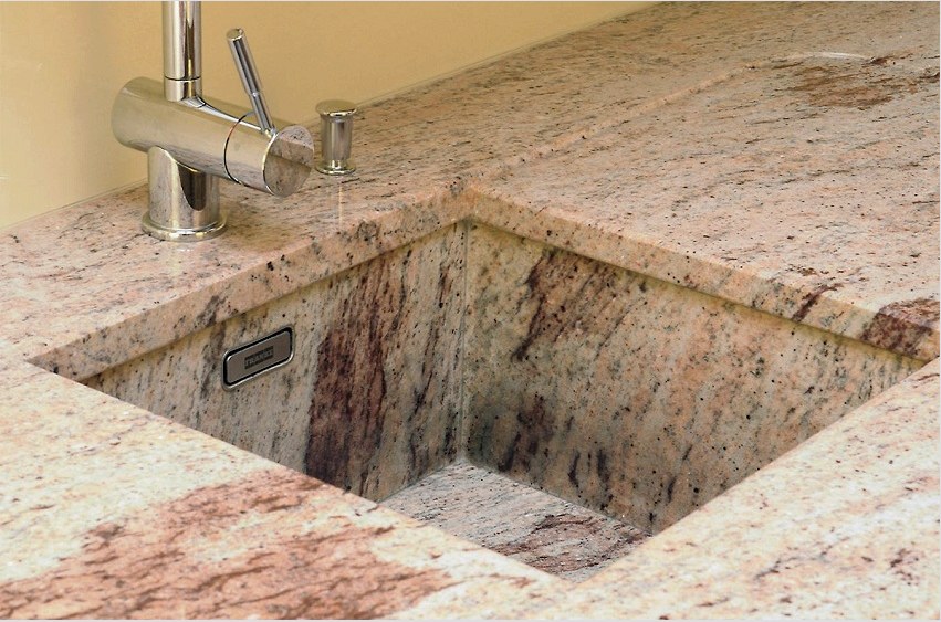 A kő mosogatását klasszikus hangárukban és nem szabványos színmegoldásokban egyaránt végzik.