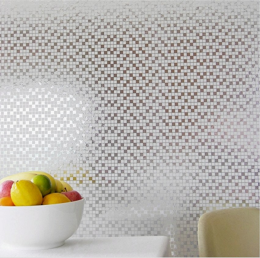 A kis négyzet alakú geometriai dísz emlékezteti a konyhába illő mozaiklapokat
