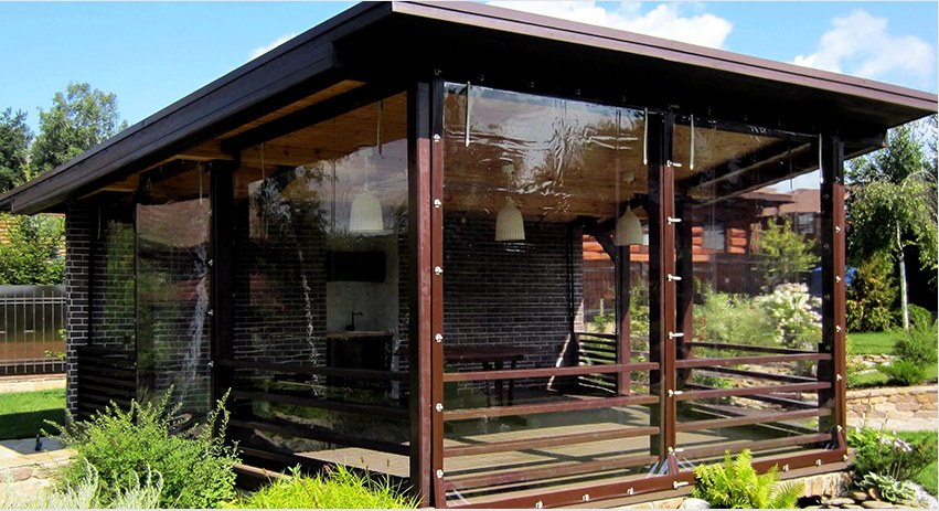 Puha ablakok kerti pavilonokhoz, verandákhoz és teraszokhoz: esztétika és előnyök
