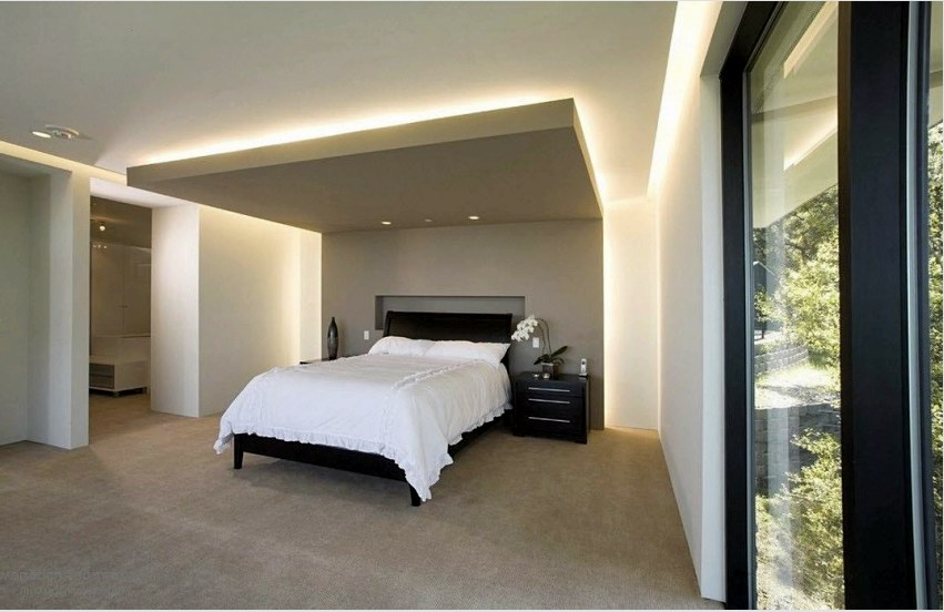 Hamis mennyezetekkel, LED világítással, hatékonyan kiemelheti a szoba egy bizonyos területét