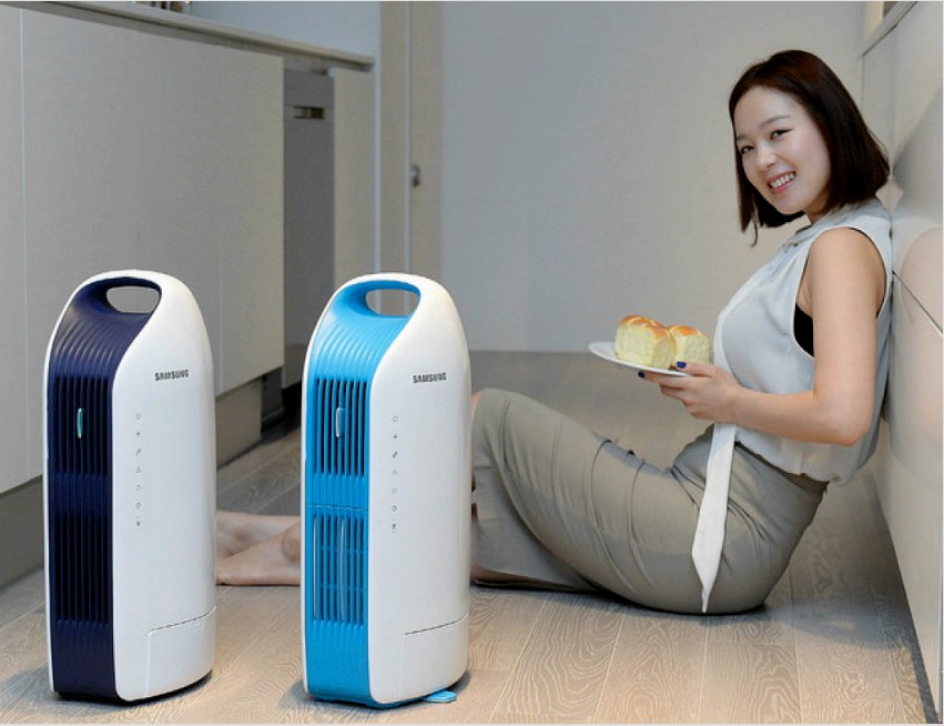 A mobil padlói légkondicionáló könnyen áthelyezhető egy másik helyiségbe, vagy elvihető a házba