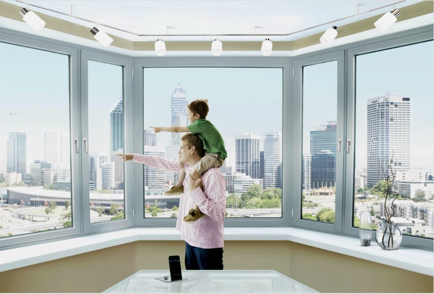 A légkondicionáló energiafogyasztása a külső időjárástól és a helyiség ablakainak számától függ