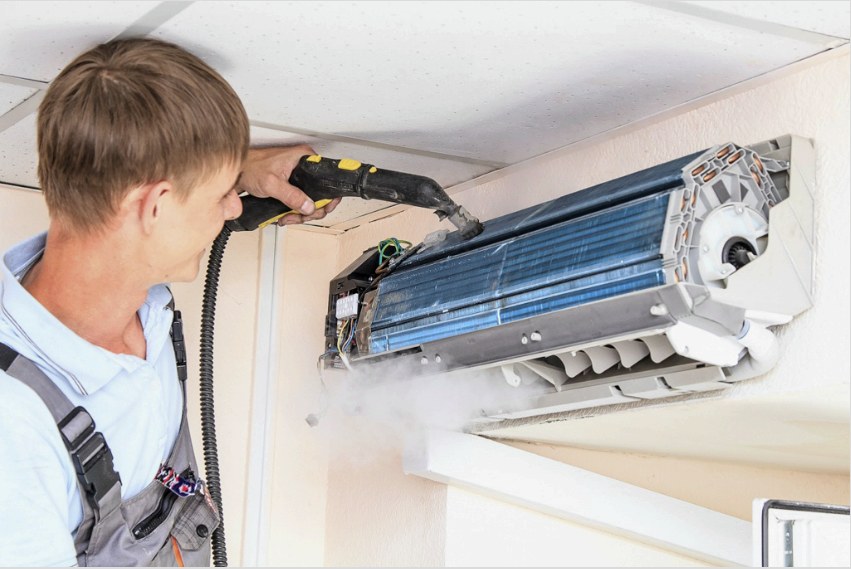 A légkondicionáló tisztításához hívjon egy szakembert, aki fertőtleníti és üzemanyagot tölt be