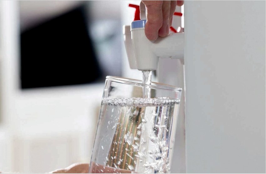A modern hűtők segítségével kényelmes hőmérsékleten kaphat vizet