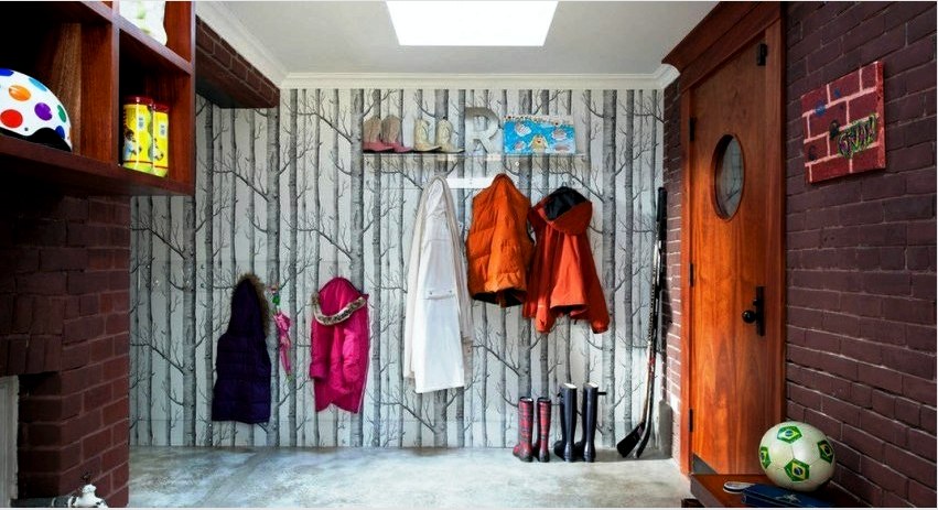A megfelelő szín és háttérkép dísz kiválasztásával stílusos és modern dizájnt hozhat létre a folyosón