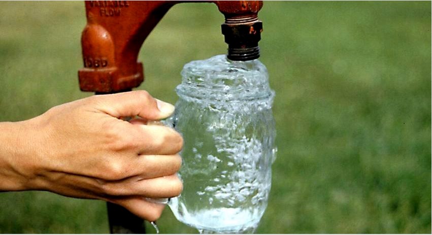 Ha a vas koncentrációja vízben 0,3 mg / l felett van, háztartási felhasználás esetén rozsdás sag és üledék képződését okozhatja