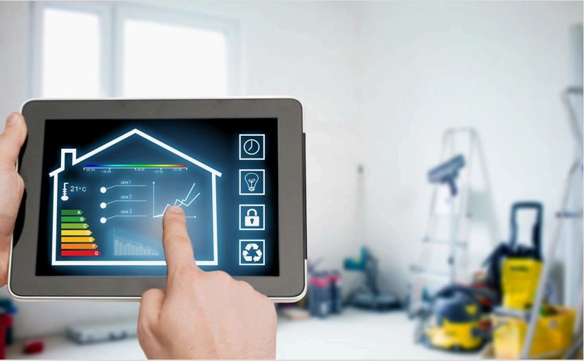 A Smart Home egy automatizált rendszer, amely vezérelheti az otthoni telepítést.
