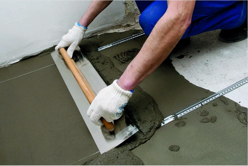 Ha a betonpadló nem tökéletes, akkor azt javasoljuk, hogy először vízszintesítse