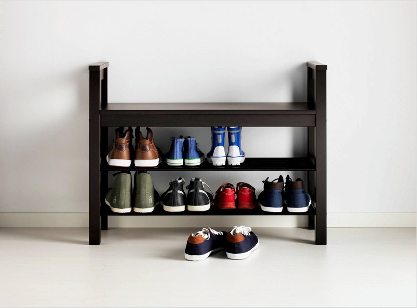 A minimalizmus cipőállványok a lehető legegyszerűbbek.